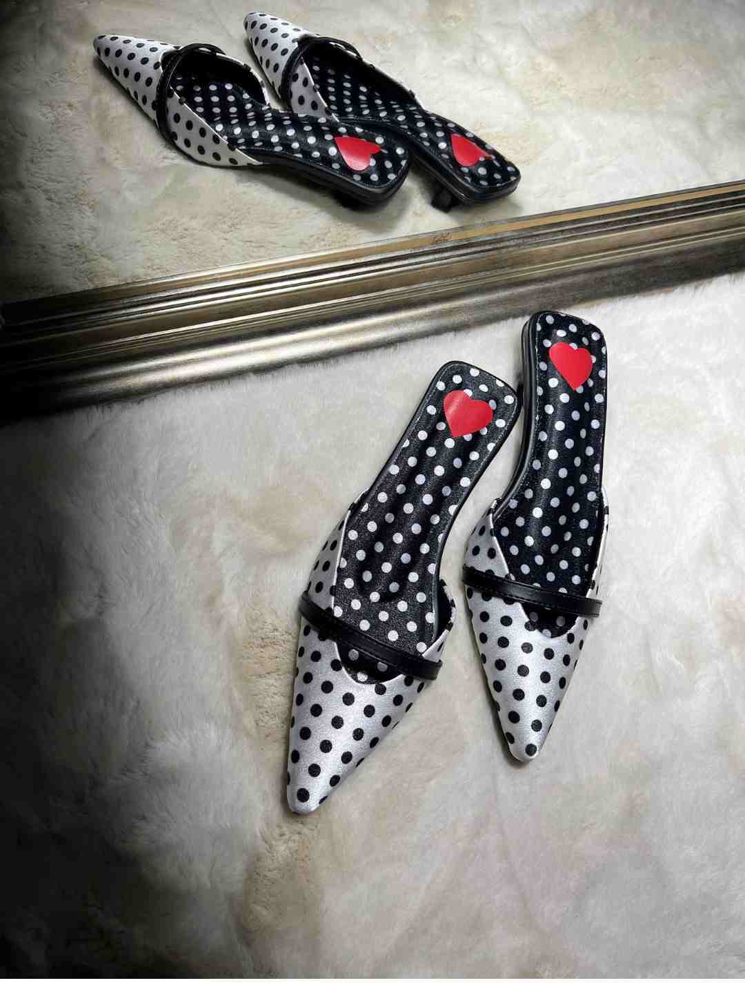 Polka white