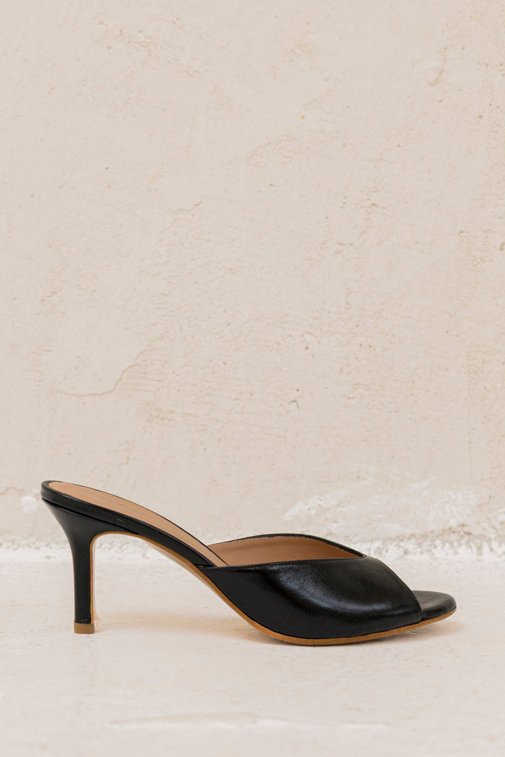Nerea Cloe black